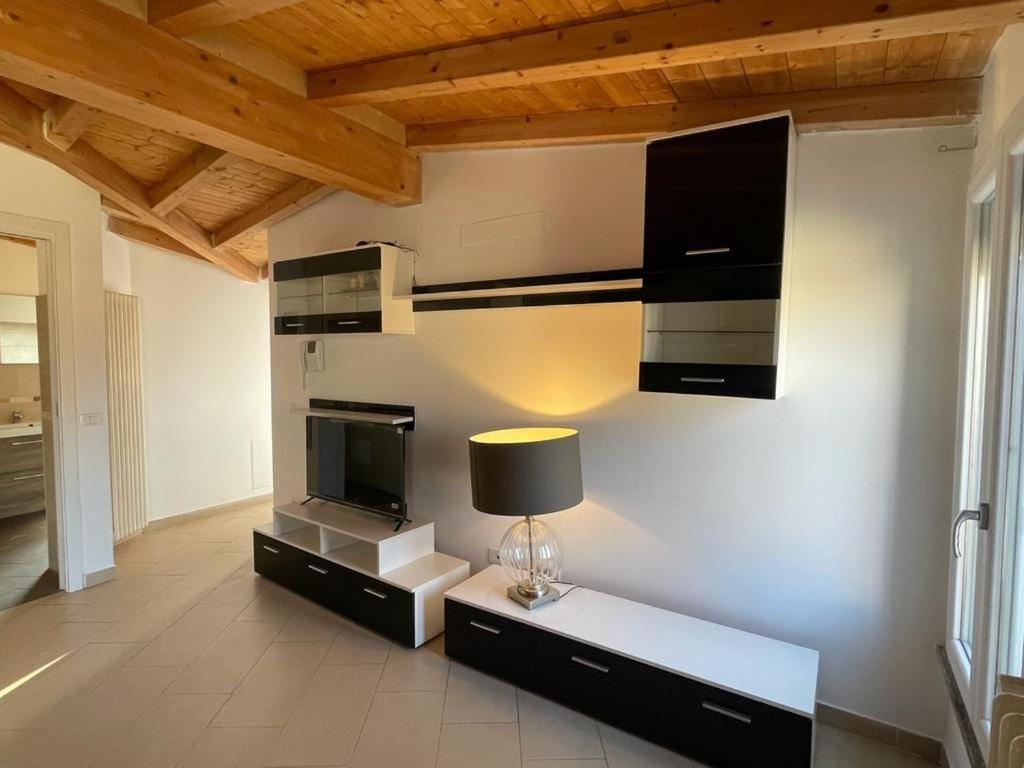 New Downtown Apartment Vigevano Luaran gambar