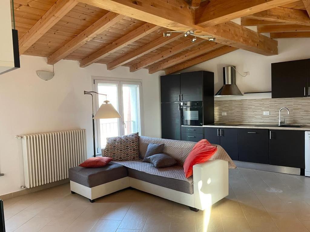 New Downtown Apartment Vigevano Luaran gambar